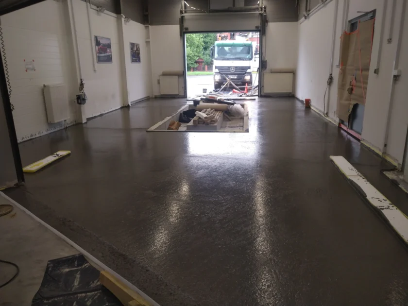 Podnośnik nożycowy Poznań_Porsche Krańcowa