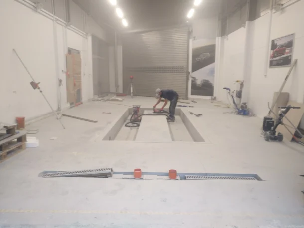 Podnośnik nożycowy Poznań_Porsche Krańcowa