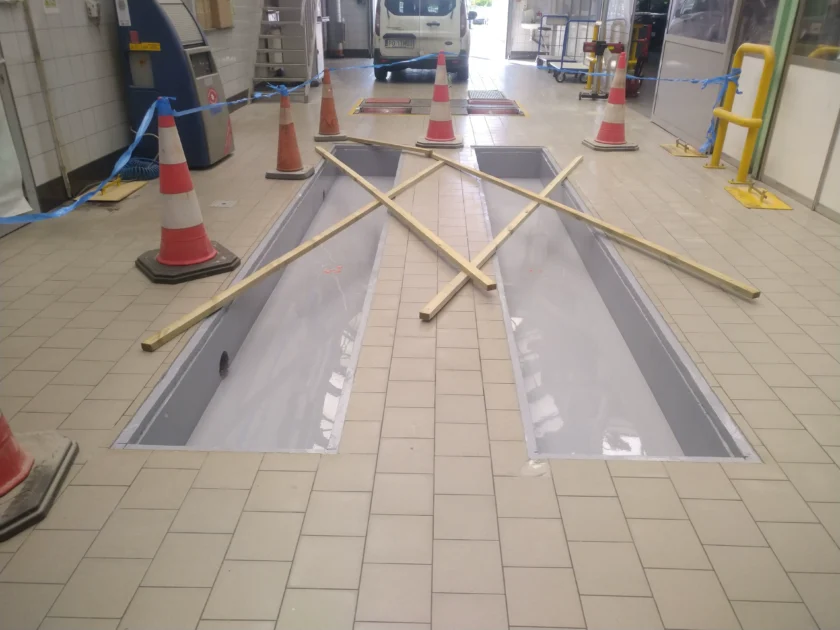 Podnośnik nożycowy  Poznań_Porsche Obornicka